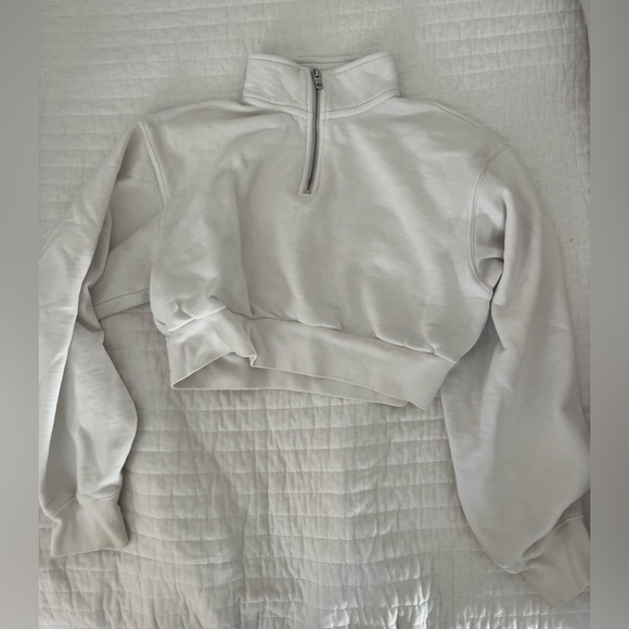 Aritzia Tops - Aritzia TNA Quarter Zip